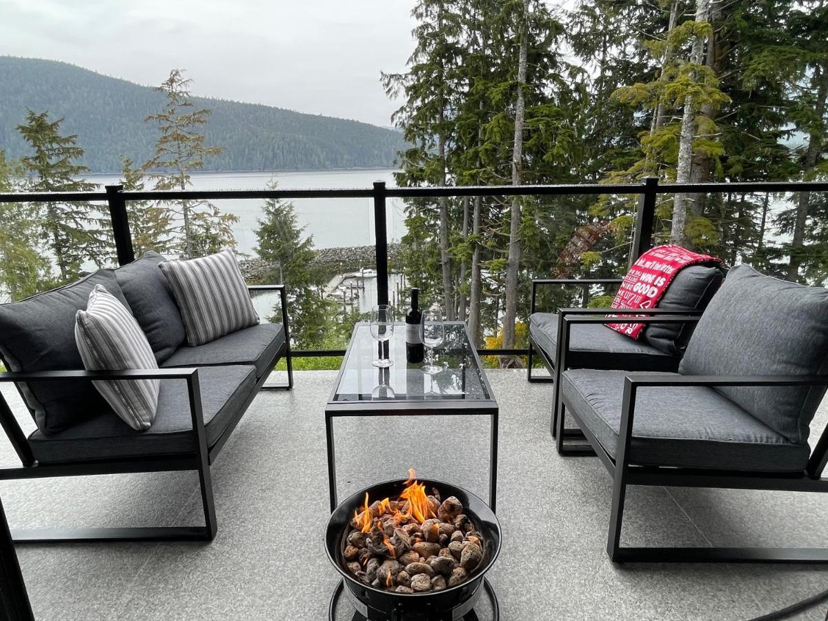 Вілла Port Renfrew Oceanfront Retreat Екстер'єр фото